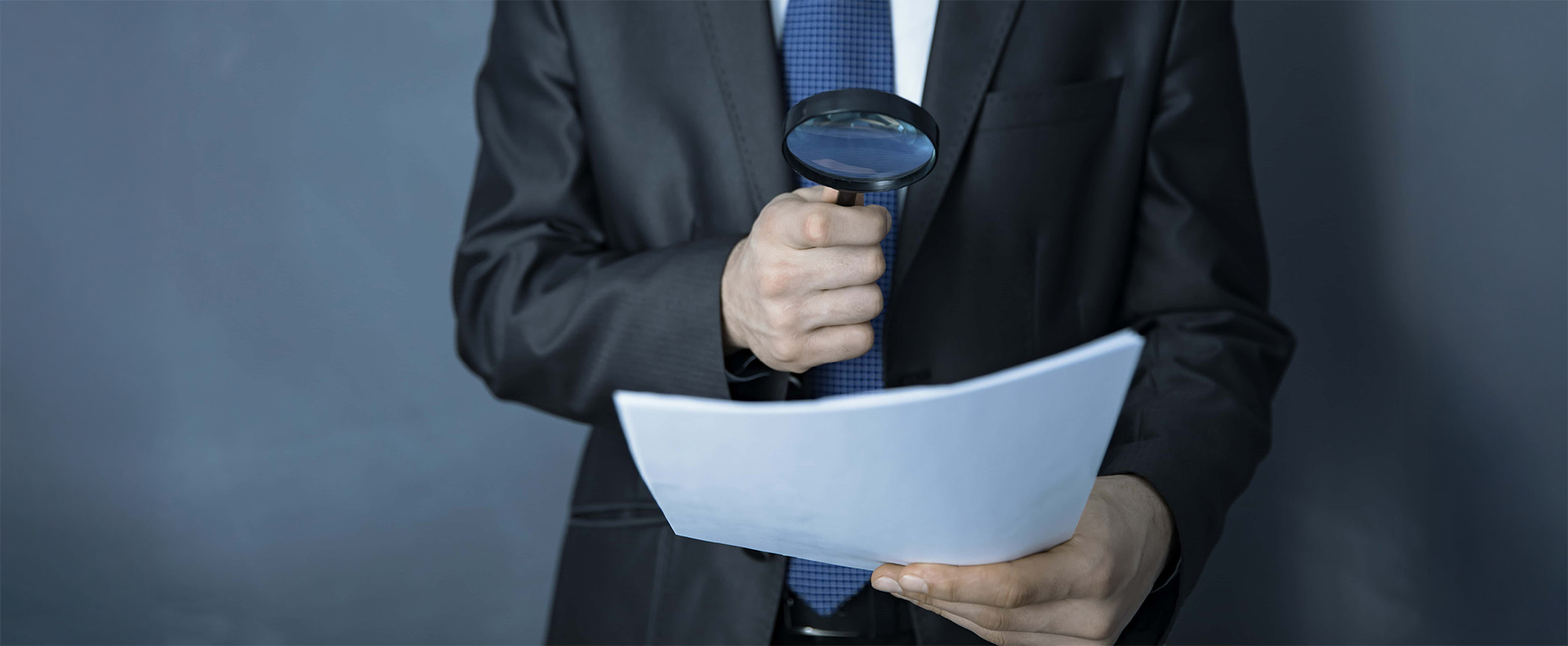 Hand magnifier and document